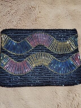 La Regale Beaded Wave Pattern Black Evening Clutch